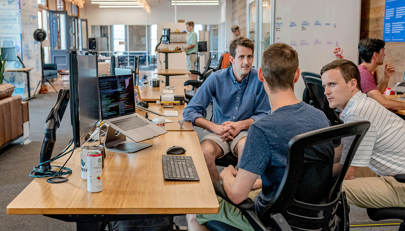 découvrez les tarifs pratiqués par les agences de communication pour mieux budgétiser vos projets et choisir l'offre adaptée à vos besoins.