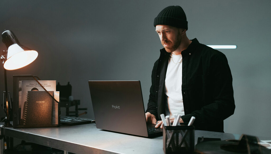 Découvrez comment débuter avec Microsoft Power BI grâce à notre guide complet pour apprendre à exploiter cet outil puissant de visualisation et d'analyse de données.