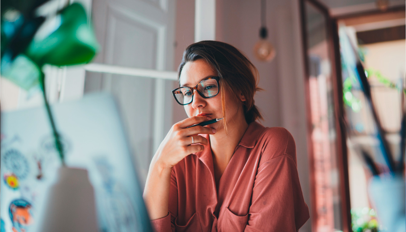 découvrez ce qu'est l'e-réputation et comment se forme l'image d'une personne sur le web, ainsi que son impact dans le monde numérique.