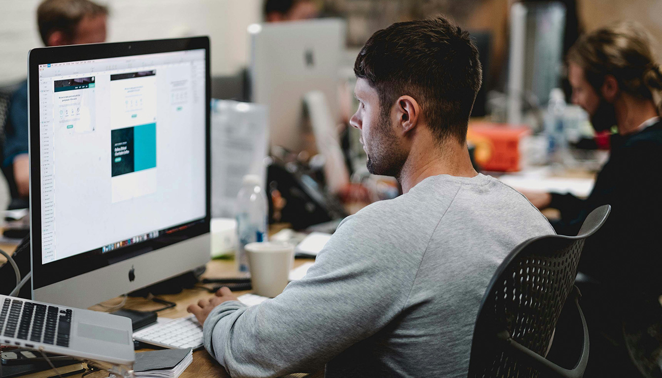 découvrez combien coûte un logo professionnel avec notre guide complet des prix à connaître avant de créer votre identité visuelle.