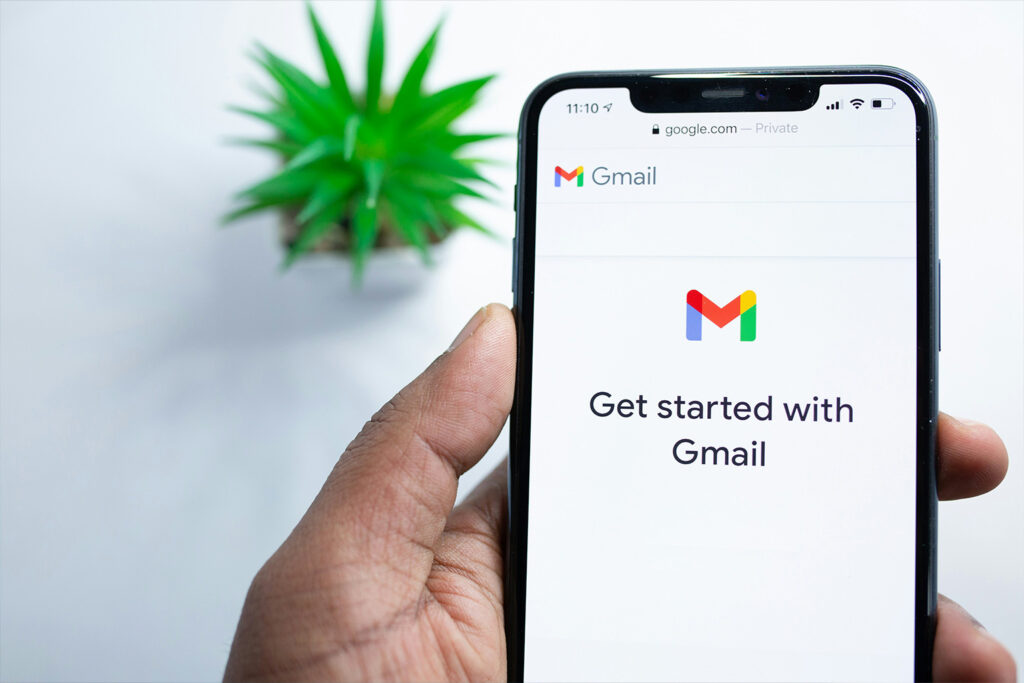 Pourquoi transférer ses contacts vers Gmail est devenu un réflexe indispensable — écran de transfert de contacts smartphone