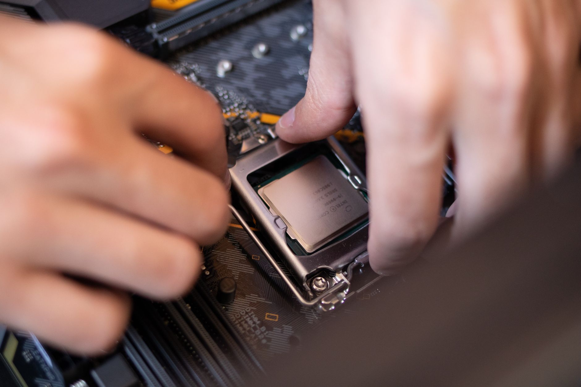 Préparation installation sur un PC vierge : matériel, licence et stratégie de disque — installation de Windows 10 sur ordinateur