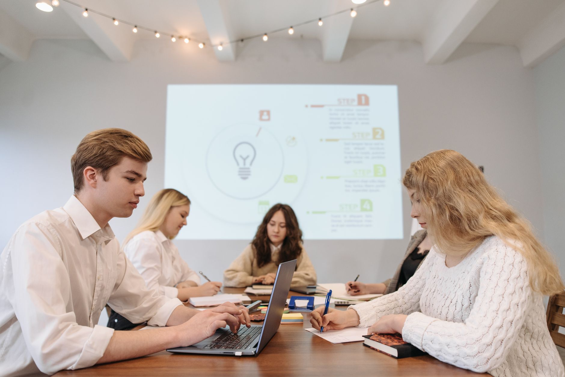 Conception web stratégique : poser les bases avant de parler de serveur ou de FTP — séance de brainstorming conception site web