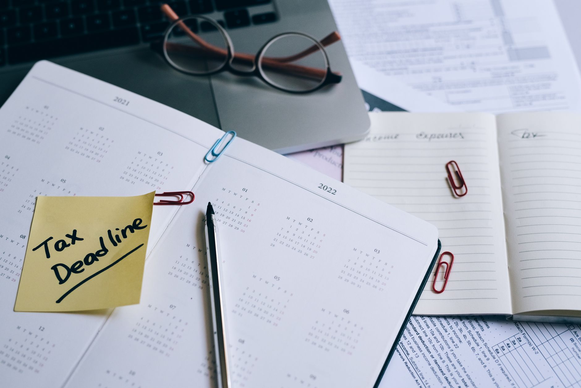 Déclaration URSSAF micro-entrepreneur : comprendre le calendrier 2026 avant de cocher la moindre case — calendrier avec délais fiscaux